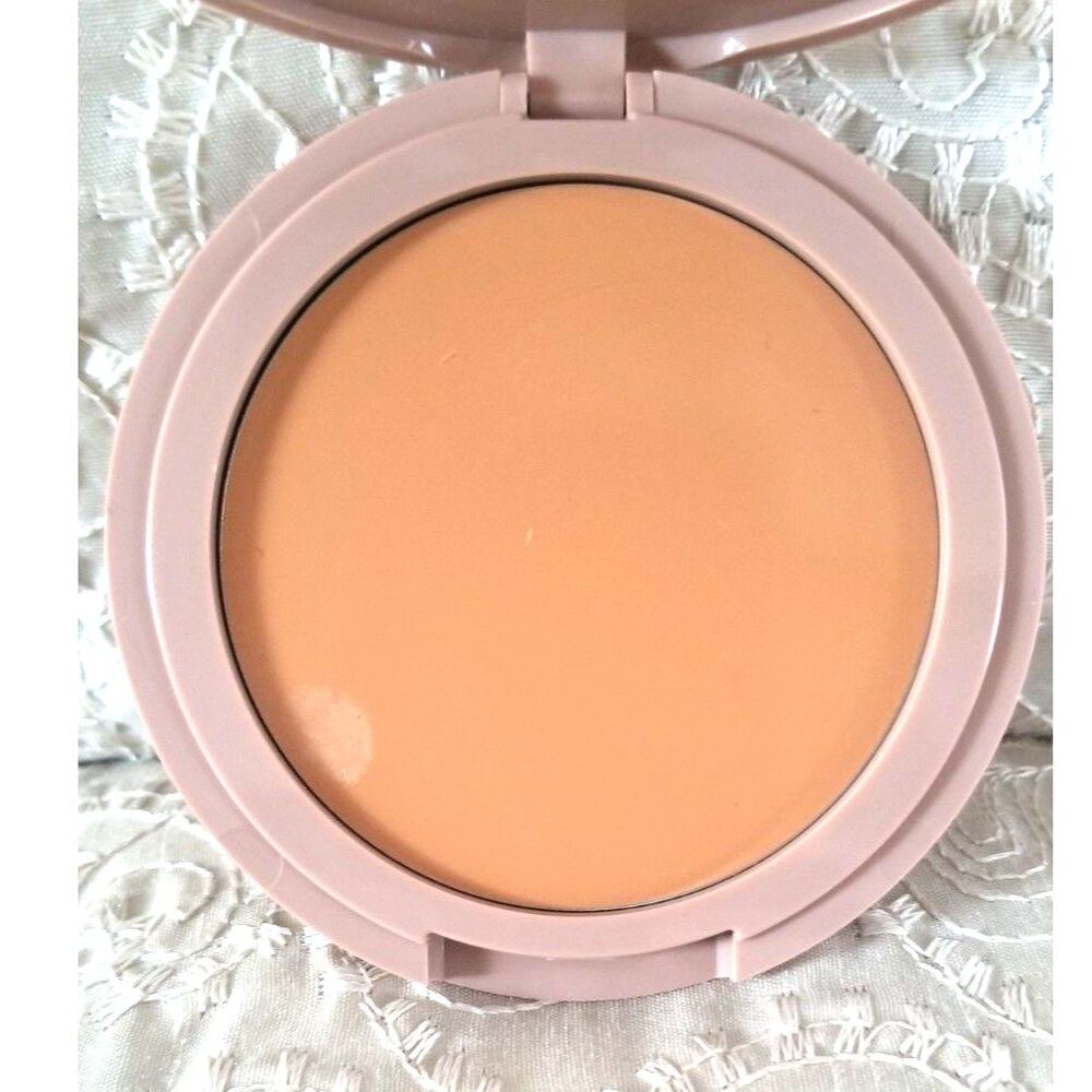 The original No Makeup Makeup    SHADE LIGHT MEDIUM